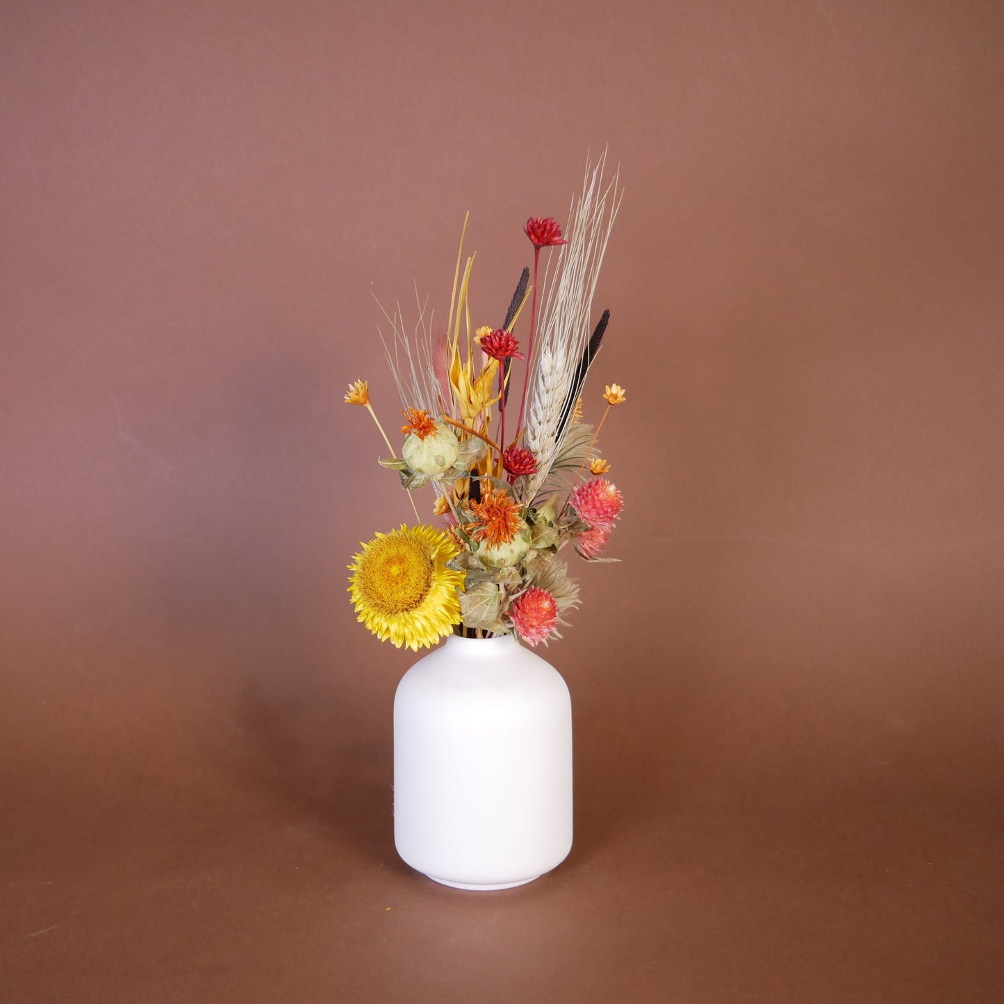 6 pack of dried flowers in bud vases